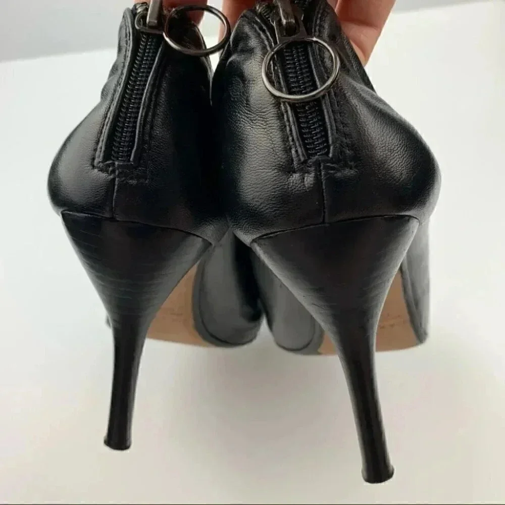 Max Studio ankle booties size 8.5 black leather